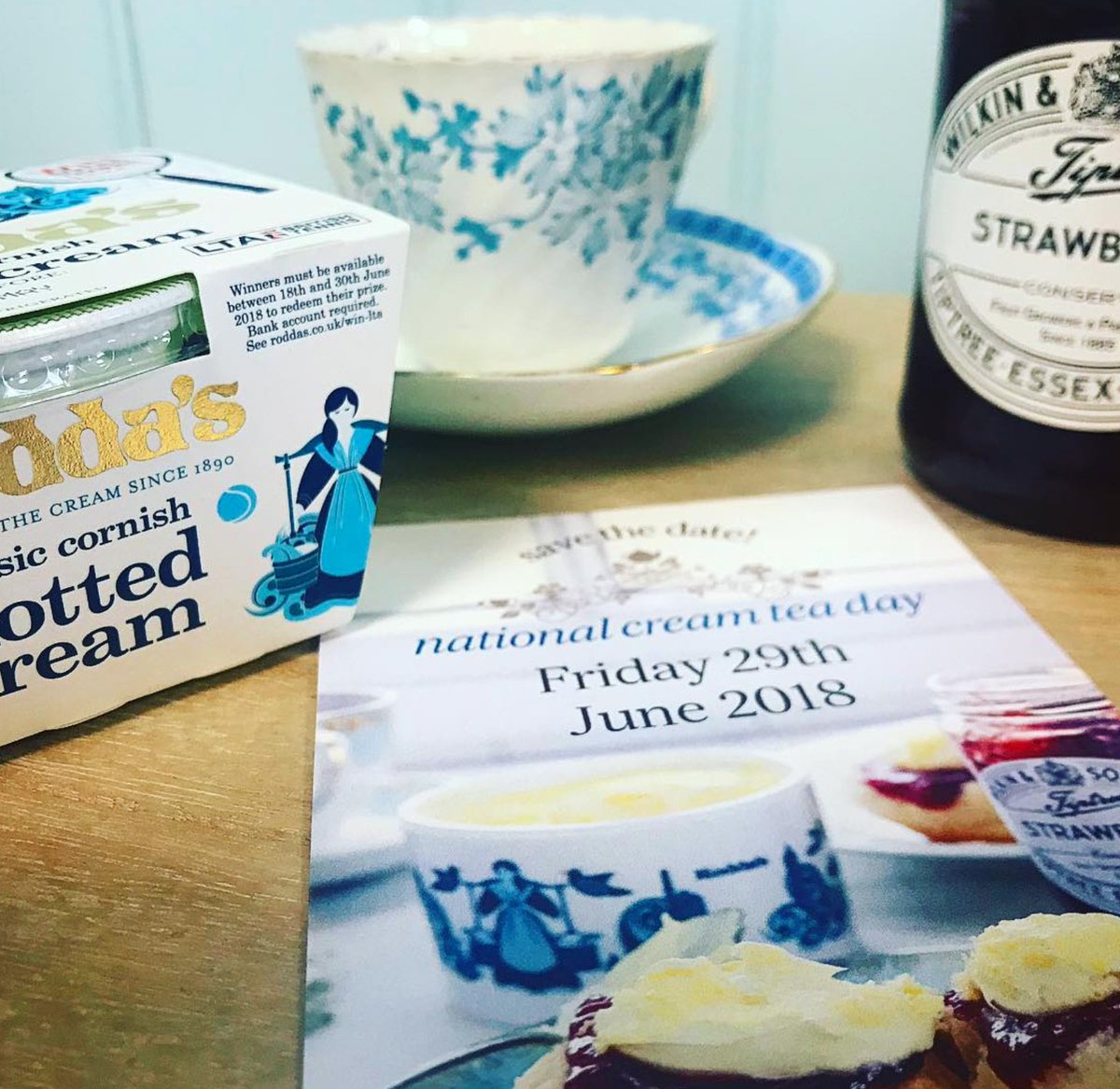 CreamTeaSociety's tweet photo. ‘Save the date’ Friday 29th June is #nationalcreamteaday. It may seem like a long way away but it will fly by! Will you be celebrating with a #charity cream tea? Take a look at the @creamteasociety website to see how we can help you raise money. https://t.co/0ii4KQP5b9