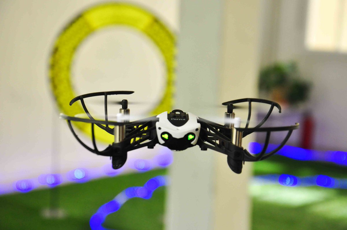 [INTERVIEW] Rencontre avec l'équipe de <a href="/Drone_Indoor/">Drone Indoor</a> pour découvrir une activité #teambuilding qui fait fureur en #entreprise : la course de #drones ! >> goo.gl/8Mykjd #eventprofs #Paris
