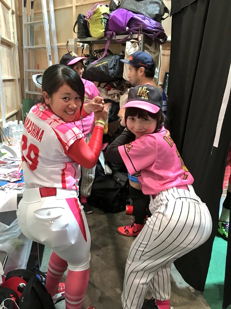 石出奈々子 昨日はニコニコ超会議にて女芸人野球部ミラクルキッシーズのメンバーとしてイベントに参加 キャッチボール対決の自分はひどかったです笑 不思議ぃ レイアのみんな この春プロ野球選手になったピカピカの10代 女子野球を思う気持ちが花 石出奈々子 昨日はニコニコ超会議にて女芸人野球部ミラクルキッシーズのメンバーとしてイベントに参加 キャッチボール対決の自分はひどかったです笑 不思議ぃ レイアのみんな この春プロ野球選手になったピカピカの10代 女子野球を思う気持ちが花
