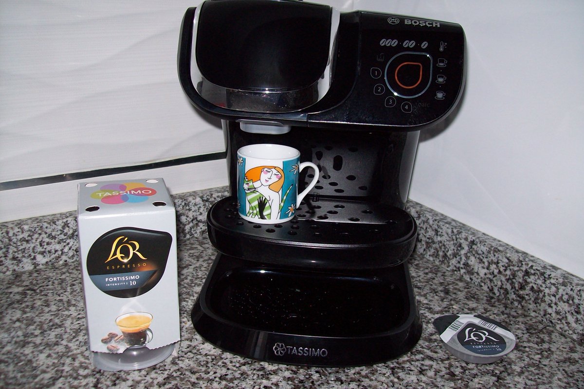 nomis_48's tweet photo. Feliz semana amig@s!!
La empezamos probando la cafetera My Way de Tassimo y sus T Disc gracias a @trnd_es . #ComparteTassimo #eldesvandevicensi #tassimo #trnd #Influencer https://t.co/yV9EmouCaK https://t.co/xePrvCZVNu https://t.co/TLFCOReP5t