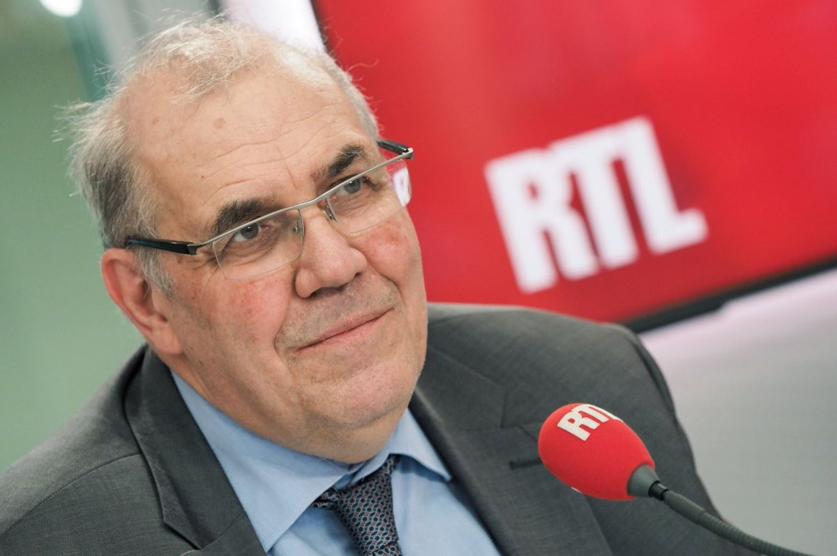 🎙️Nicolas Curien, en charge de la présidence du CSA, était hier soir l'invité des @DessousEcranRTL pour parler #audiovisuelpublic, #fakenews, directive #SMA...
Réécoutez l'entretien : bit.ly/2r7uqoC