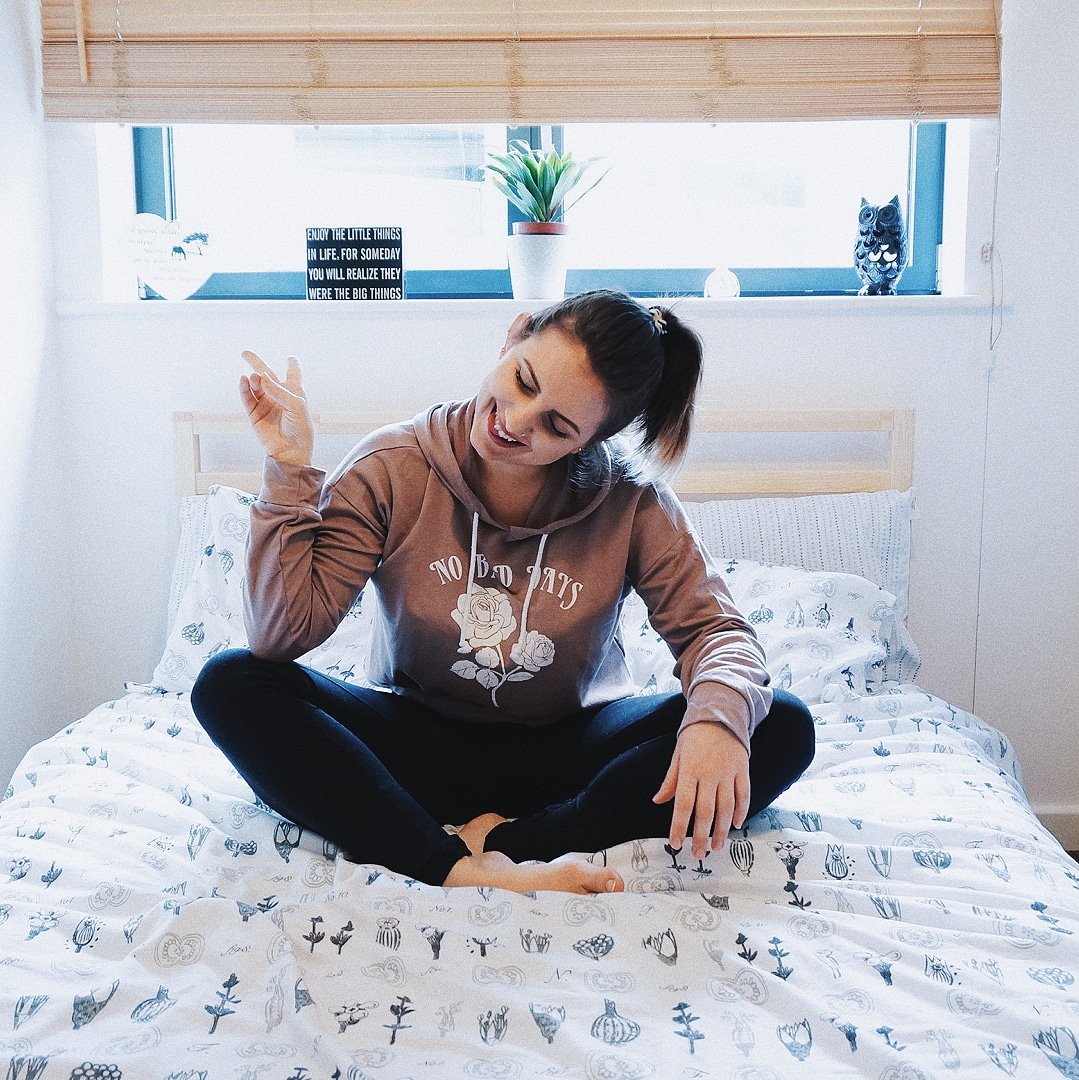 KateAn_KateAn's tweet photo. Put a smile on your face! New post is up on the blog!
Get a cup of coffee and enjoy a spring themed post!
#katean #blog #inspiration #ideas #inspiration #makeup #colour #favourites #style #streetstyle #cosy #coffee #girlpower #girl #boss #goals #spring https://t.co/tUA4tLdNwJ