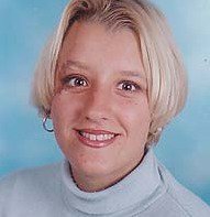 Sandra Palo. Violada por una manada de cuatro. Atropellada siete veces. Quemada viva. Asesinada. Fue en 2003. No había que legislar en caliente. Obviamente no se hizo. In Memoriam.