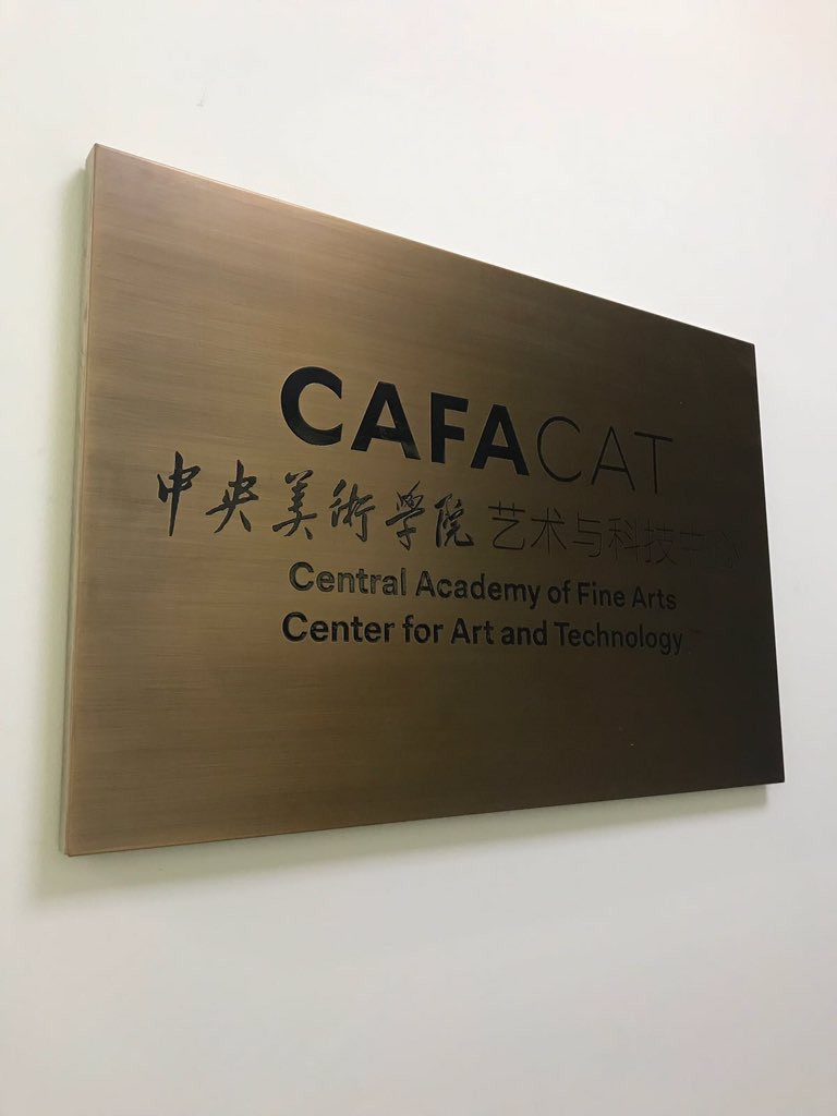 ESAT_Valencia's tweet photo. Hoy @solimanlopez imparte taller en CAFA Beijing sobre arte y tecnología desarrollado en #ESAT_Lab laboratorio tecnológico que dirige en @ESAT_Valencia.
#newmediaart #innovation nuevas #tecnologias https://t.co/fHvCsySJMQ