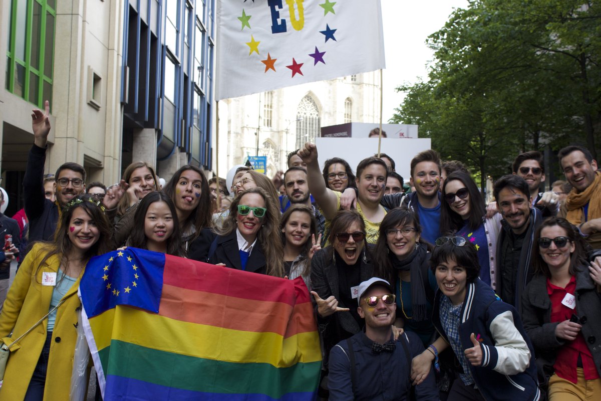 Egalite_EU's tweet photo. In 2016, EU trainees marched for the first time in @TheBelgianPride. 
This year, we will again march together with @QueerStagiaires, but this time with the official support of @EU_Commission @EU_Justice @LGBTIintergroup
@EU4BE
@standupbrussels
🏳️‍🌈🇪🇺
https://t.co/6GEZZ5XB6O https://t.co/RWKU3ZnV25