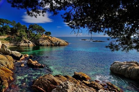irconninos's tweet photo. Este #verano , te espera la belleza de la Costa Brava @HotelMedesII Trato familiar y cercano, con instalaciones pensadas para #familias con niños, y envueltos de un entorno privilegiado. https://t.co/wzZtIjaBMI https://t.co/IEbQkvi3VM