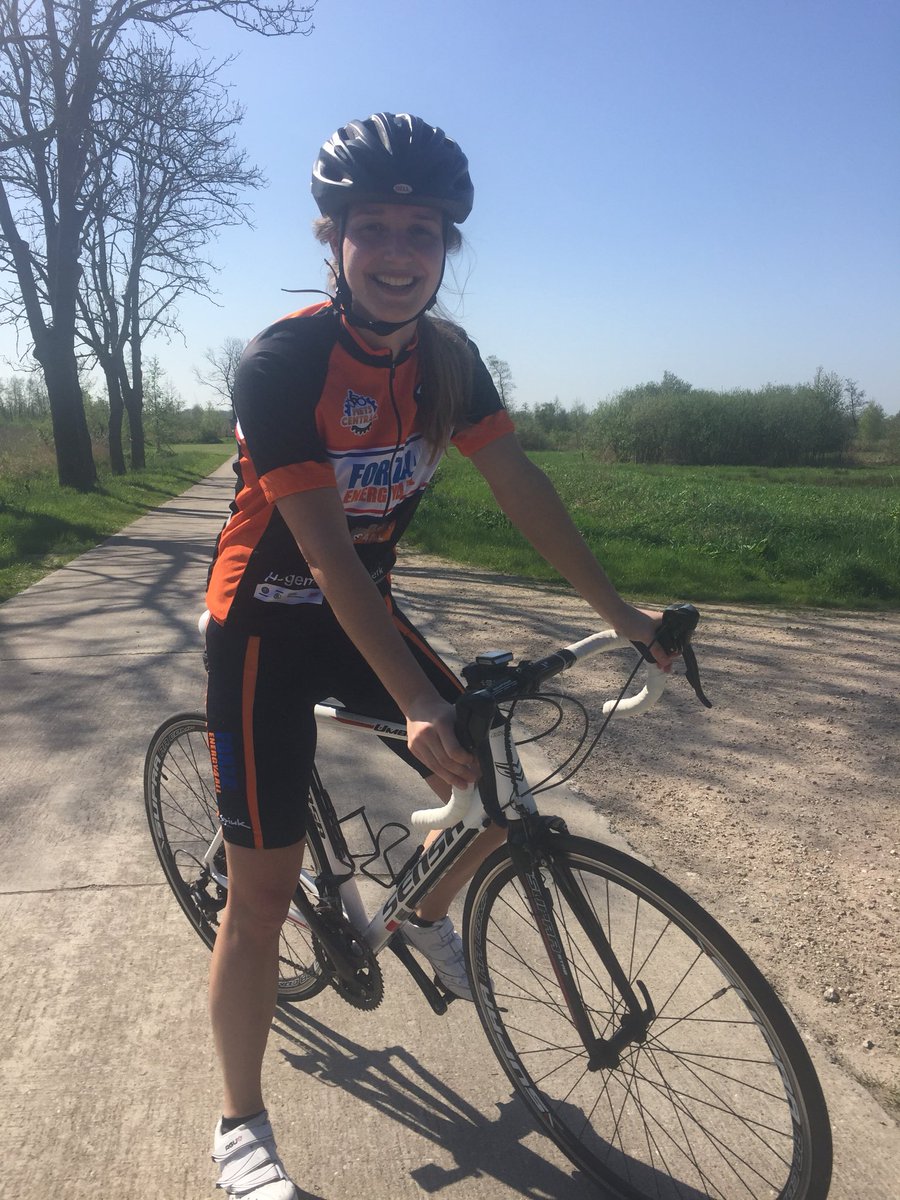 EsFuite's tweet photo. In september ga ik mee naar Italië voor Energy4All. Om geld in te zamelen voor onderzoek naar een medicijn tegen energiestofwisselingsziekten. Zodat doodzieke kinderen in de toekomst wellicht wél een kans krijgen.. Steunt u mij/Energy4All? Doneren kan via:
https://t.co/Fkrm1l7tkQ https://t.co/eWnAg0iNzN