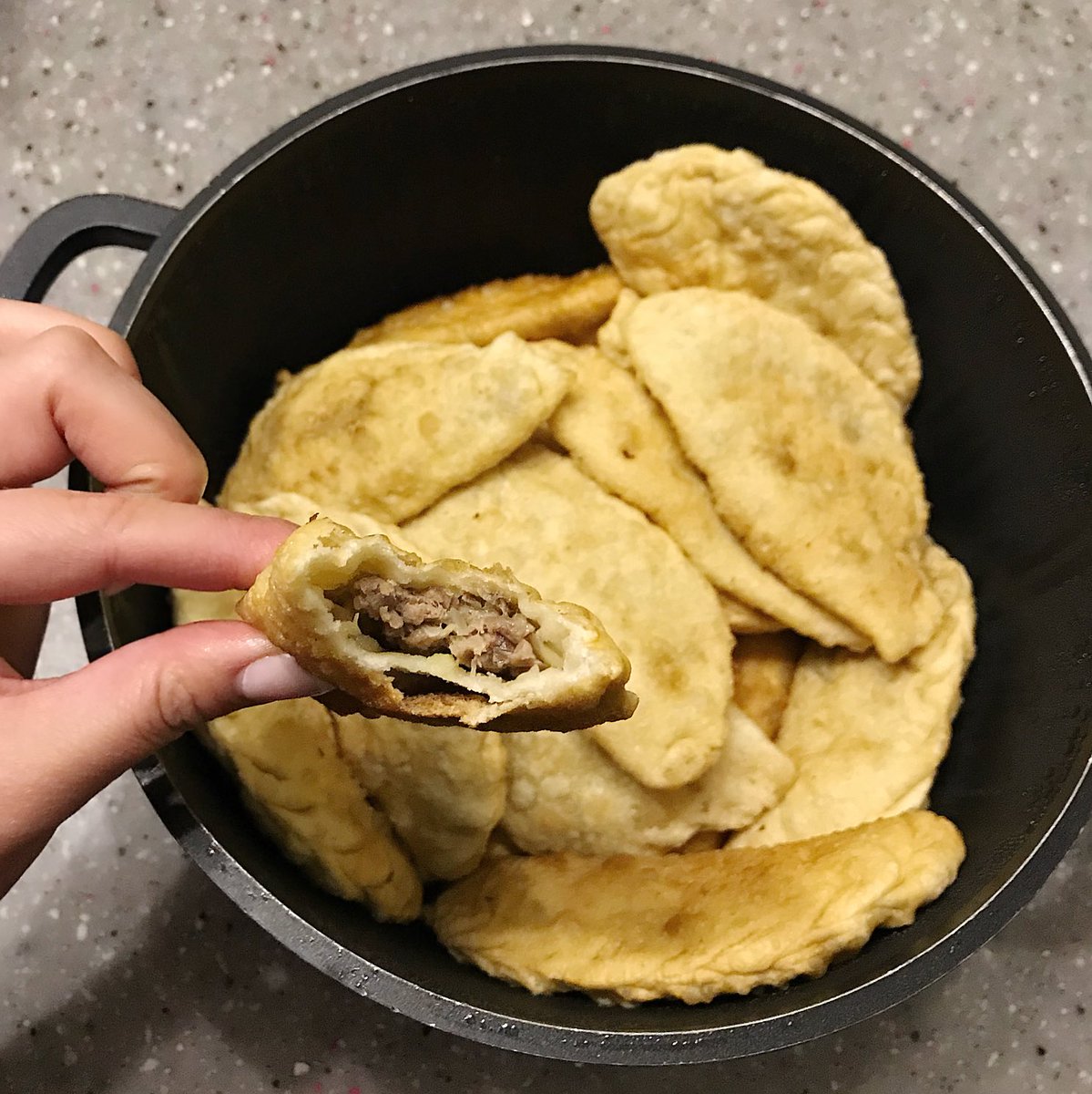 Ээжийн хуушуур өчдөр орой 😋