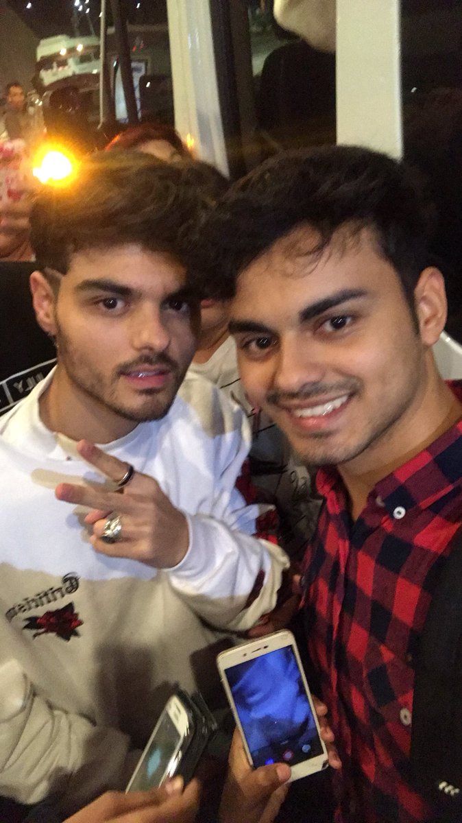 mathiasalmeida4's tweet photo. Con mi bro 👌🏽 @AbrahamMateo https://t.co/3pkVO4Gle4