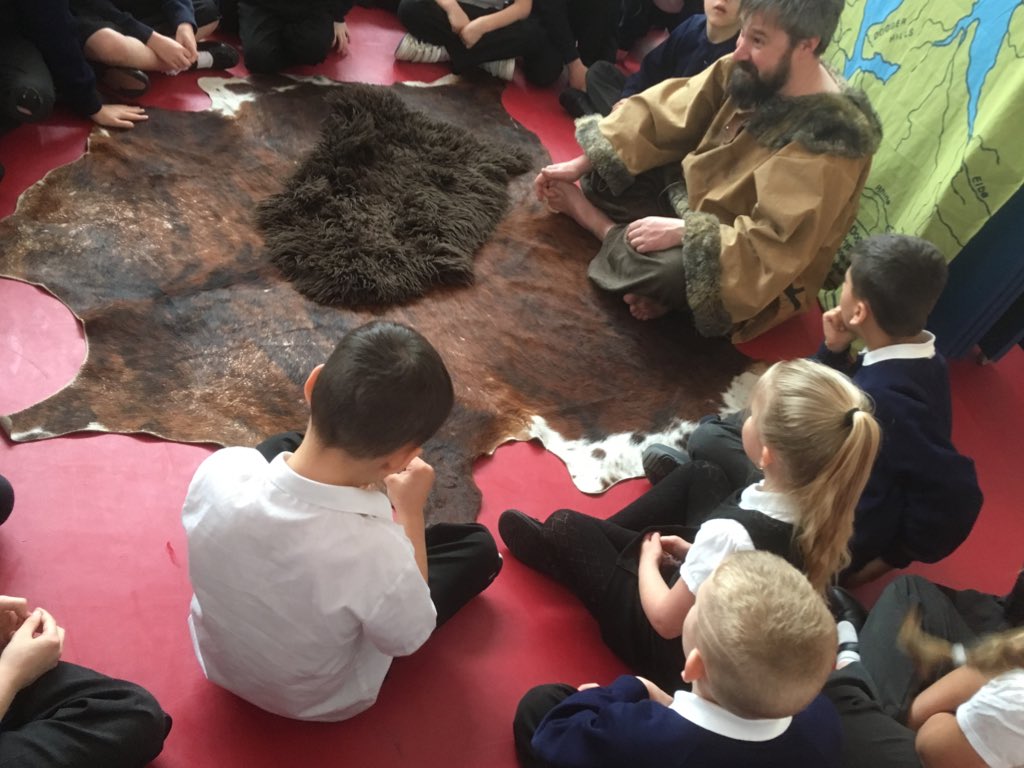 stgac6's tweet photo. Mammoth tusks were up to 3m long! Their fur was longer than Mr Hempsall is tall! How do you hunt woolly mammoths? Carefully! https://t.co/DVguMjZbtq