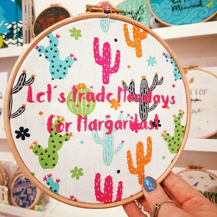 ourhandmadecoll's tweet photo. We're TOTALLY on board for today's Monday Motivation courtesy of @FizzyPigg - are you? 😁🍸🍹

#mondaymotivation #mondaymood #mondayblues #trademondaysformargaritas #Ohcmakers #fizzypigg #embroideredhoops #embroidery #homedecor #shoppinginleeds #leeds https://t.co/feGg08rUqy