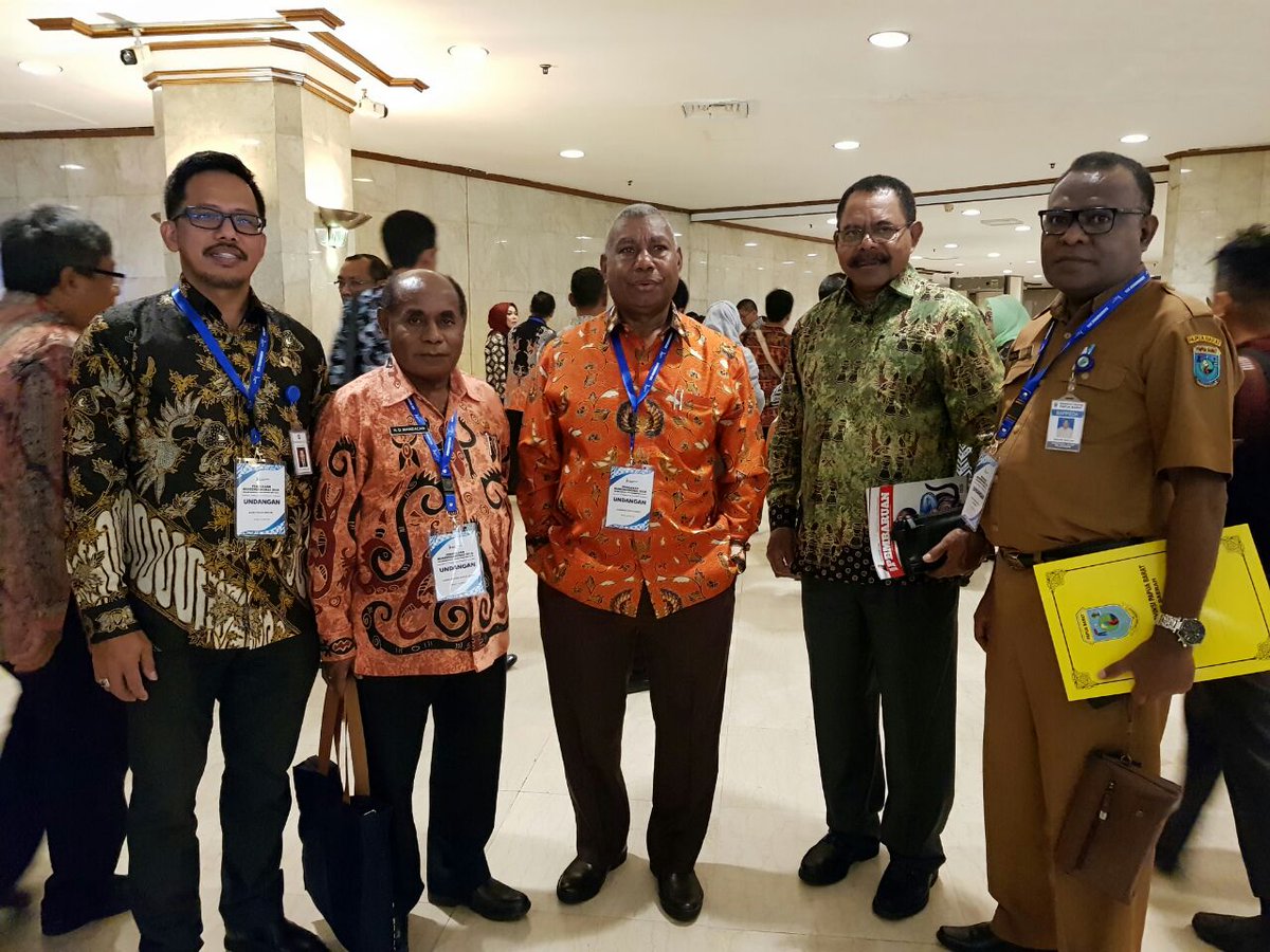 bappedabintuni's tweet photo. Bertempat di Hotel Grand Sahid Jaya, Jakarta (30/04) Kepala BAPPELITBANGDA Teluk Bintuni Bapak DR. Alimudin,MM mengikuti kegiatan MUSRENBANGNAS Tahun 2018. https://t.co/IIBvTfPZxU