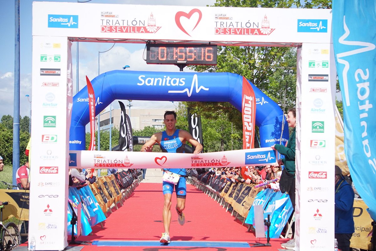 Grandes Rubén Cuéllar y <a href="/trimariapujol/">María Pujol Pérez</a> con sus victorias en la distancia olímpica de nuestro triatlón disputado ayer