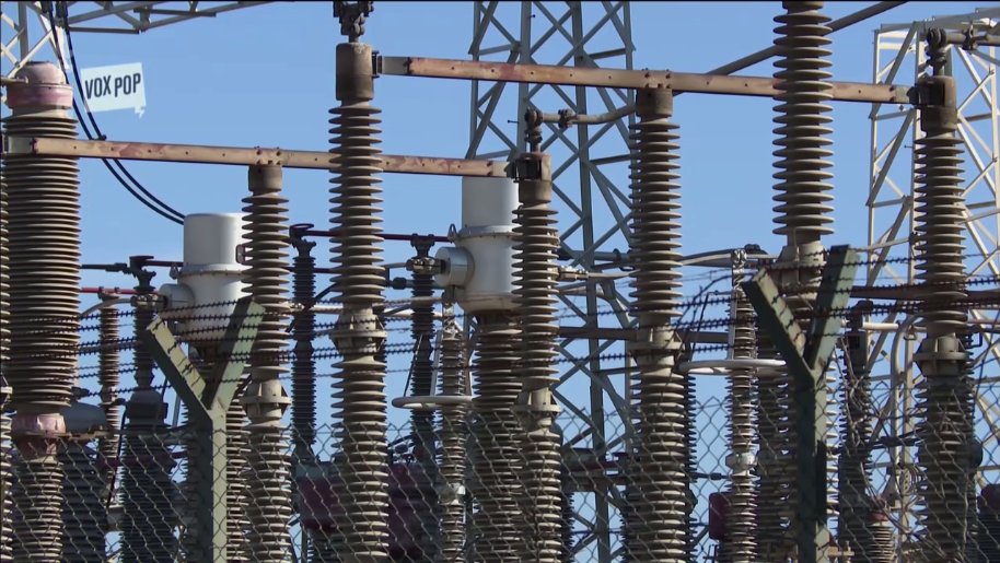 VoxPop_ArteDE's tweet photo. Bei #VoxPop im Replay: Elektrischer Strom - Ein Luxusprodukt? 
Und : wie geht es #Europa `s industrielle Aushängeschilder? Angesichts der Übernahmen von Top-Unternehmen durch die Konkurrenz, sind die großen Konzerne in Gefahr?
➡���https://t.co/6WbFJ91Yp6 https://t.co/wWQnU62OHv
