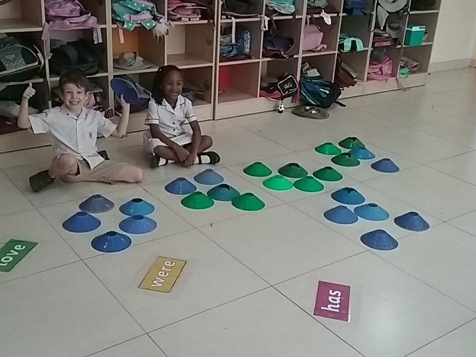 VHPS_Year1's tweet photo. Year 1 are beginning to make arrays for multiplication #VHPSmaths https://t.co/BWRAgXNHsm