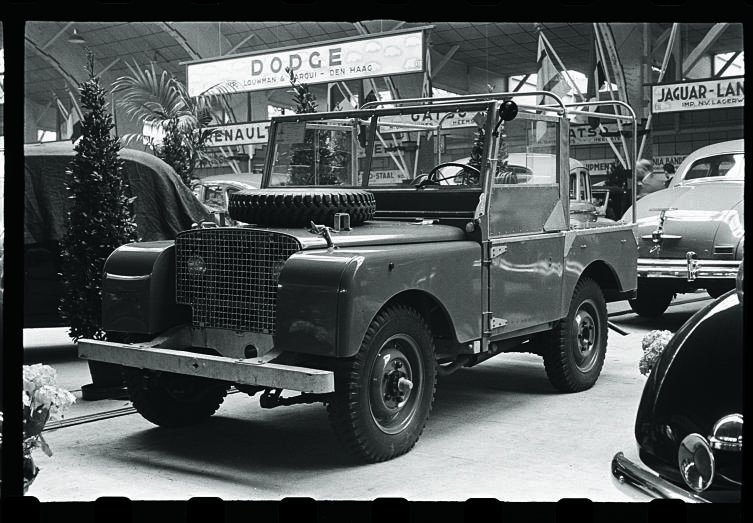 automotorcope's tweet photo. Felicidades #70LandRover esta noche 21:00 retransmision unica online mundial en https;//www.youtube.com/user/landrover Desde 1948 se han vendido mas de 7 millones unidades #LandRover #DefenderWorksV8 #LandRoverClassic https://t.co/BQdfVZZcLw