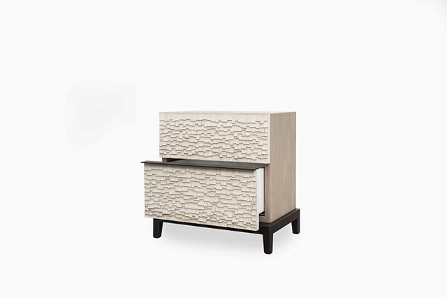 FBC_London's tweet photo. FBC London | City Bedside Table. The hand-applied white chipped oak of the City is one of our most popular finishes and each piece is completely unique.
#bedsidetable #furniture #fbclondon #pimlicoroad #london 📷: @fbclondon https://t.co/HpULUptsl0