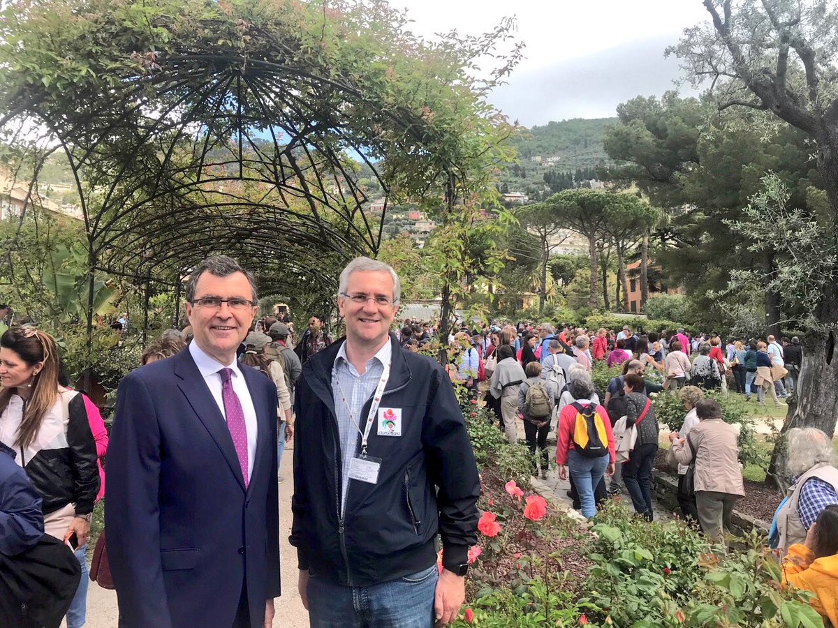 Ballesta_Murcia's tweet photo. 🌺🌳Murcia exporta su Primavera en la mayor feria mundial de paisajismo urbano. La ciudad de Génova acoge @Euroflora2018 : un escaparate internacional para atraer el turismo europeo a nuestro municipio. 20.000 visitantes diarios visitan y fotografían la primavera murciana 🥇👏🏼 https://t.co/DranZCSTnM
