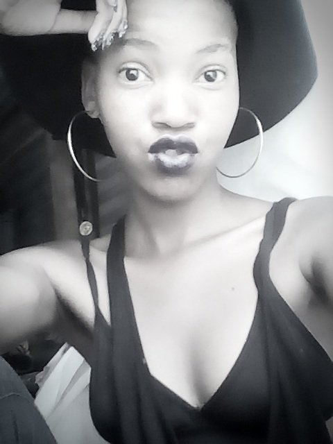 xeecorenah's tweet photo. Kendrick Lamar ft Zacari-LOVE❤❤
#MorningJam https://t.co/mk2c9LCq0X