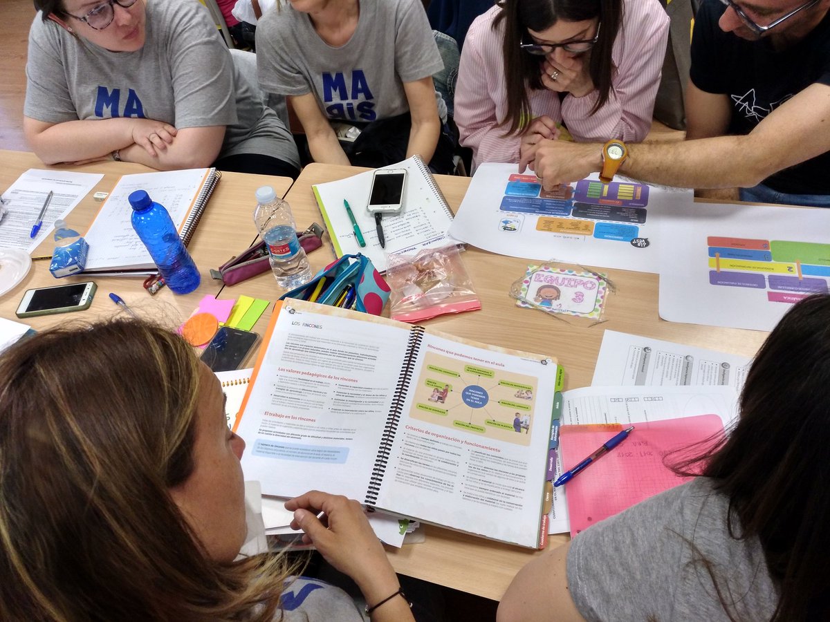 GranadoNekane's tweet photo. Aprendemos a programar nuestros proyectos #LoVes y #Sirabun en @maristaalgemesi #ABP para dar un giro a nuestras clases gracias a @EdelvivesPRO https://t.co/6aFk6m8jMB