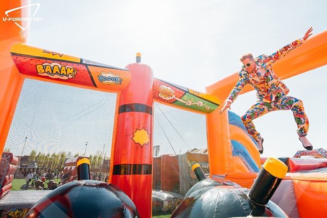 VFormationFun's tweet image. Our awesome #vteam, always rockin' and rollin' 🤟
.
#vformation #monday #funday ift.tt/2HDdW1J