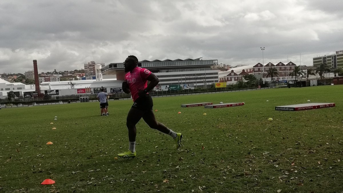 XolileSports's tweet photo. Beast Mtawarira back from the groin injury that has kept him out for two games but still training on his own for now. #SuperRugby https://t.co/9IQmZjEJZn