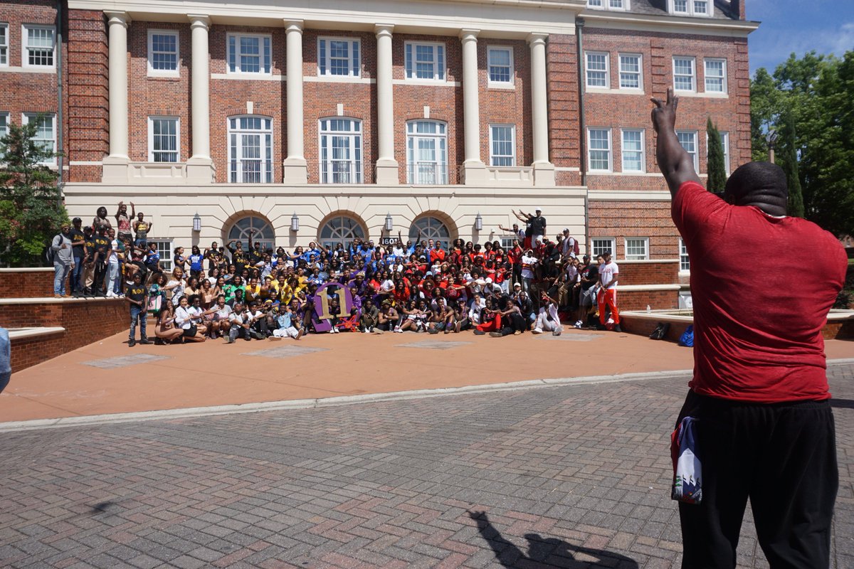 FAMU_1887's tweet image. A #BTS look at the @RattlersUnited #GreekUnity photoshoot. The Divine Nine is united on the yard again and it feels so good.