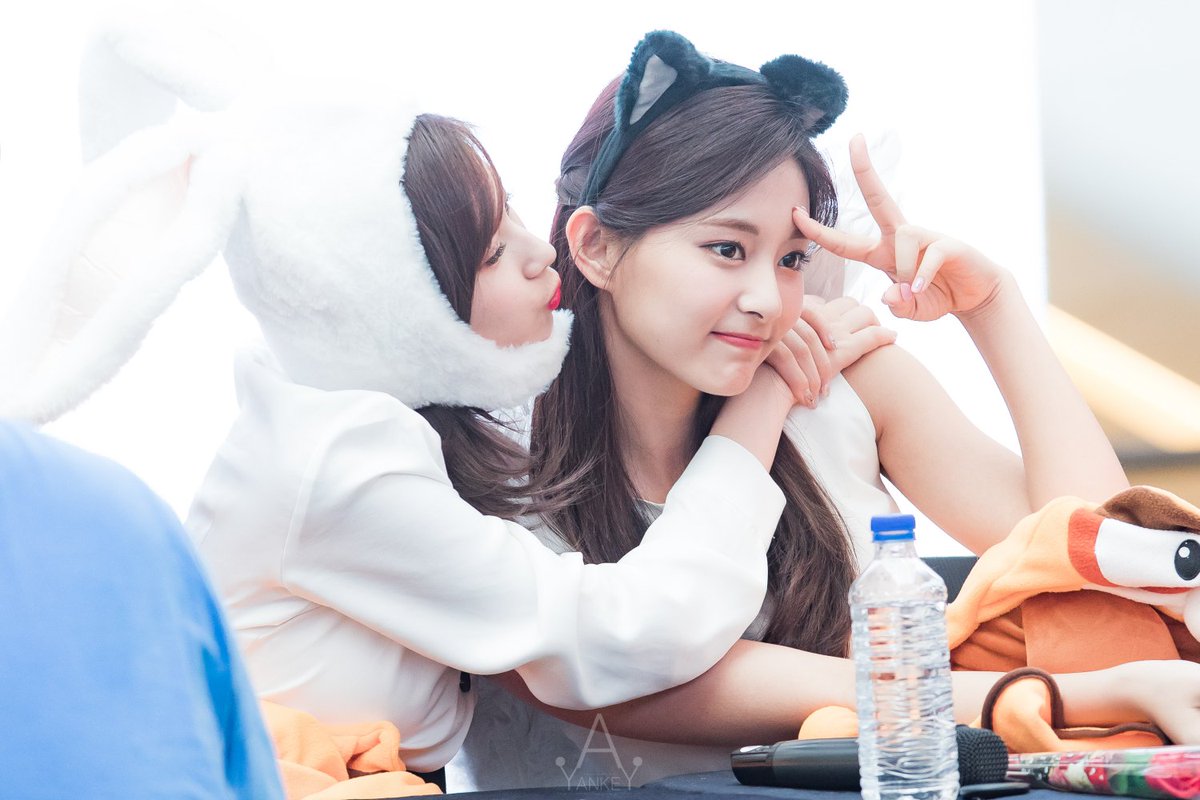 sekitimx's tweet photo. miss you💛 @BYEBYEJREE https://t.co/c82AV1zTO4