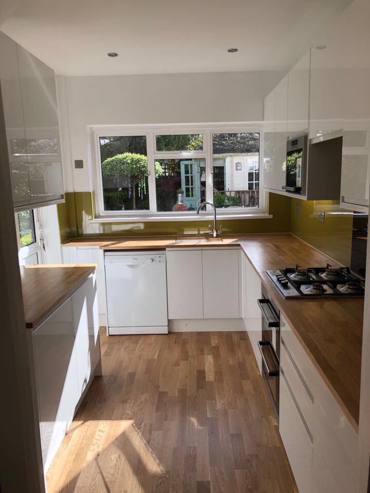 acinstallation1's tweet photo. Kitchen in Sidcup now completely finished, full re Plaster, re wire, New plumbing, under floor heating, oak flooring &amp; painting https://t.co/QS7jgugTij