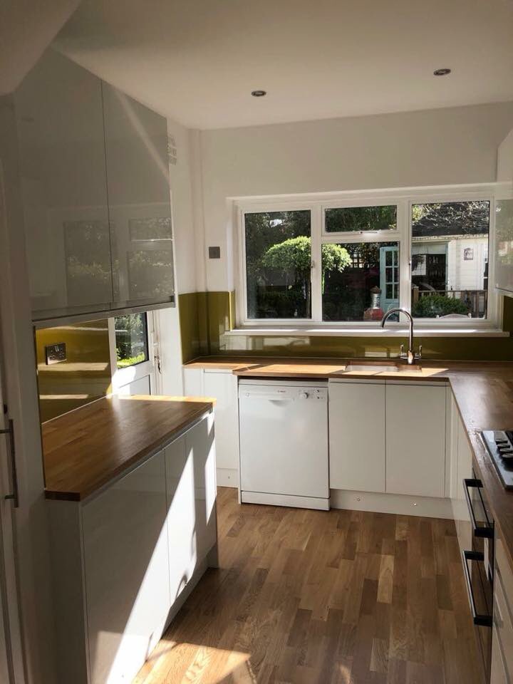 acinstallation1's tweet photo. Kitchen in Sidcup now completely finished, full re Plaster, re wire, New plumbing, under floor heating, oak flooring &amp; painting https://t.co/QS7jgugTij