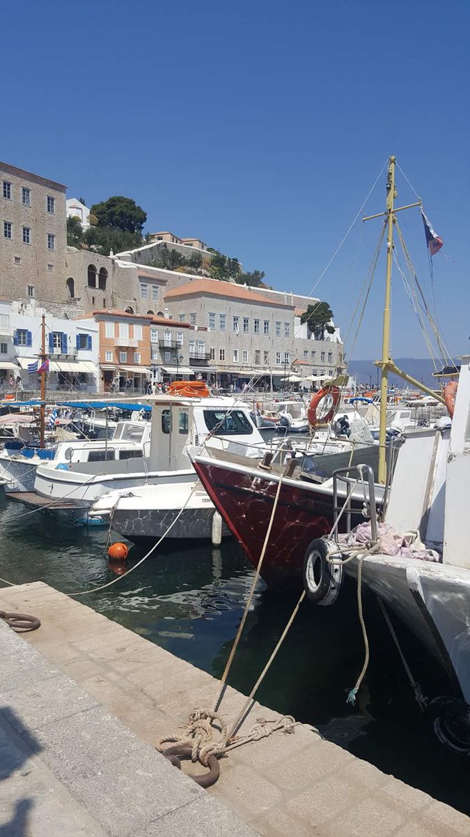 vasiliki_filiou's tweet photo. #καλή_εβδομαδα #good_week #goodafternoon #καλό_μεσημέρι 💙💜💙💜 https://t.co/2NCmR4aknY