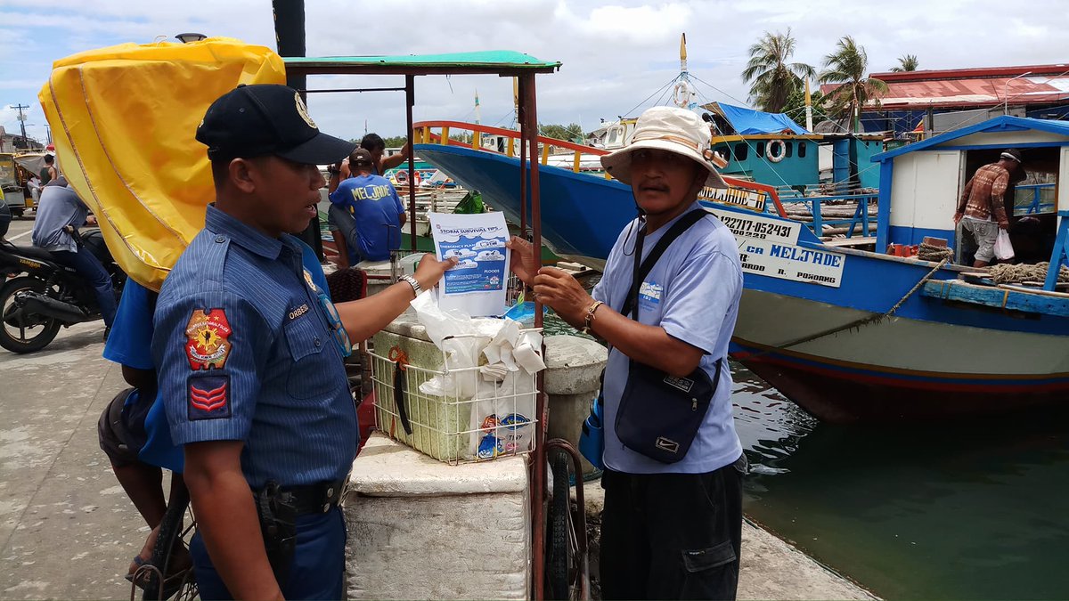 802ndmarpsta's tweet photo. Distribution of Storm Survival Safety Tips Flyers,
#SuportPNPPATROLPlan2030
#SupportPNP-MGPATROLPlan2020
#SerbisyongMakatotohanan https://t.co/0yyRjYDAvp