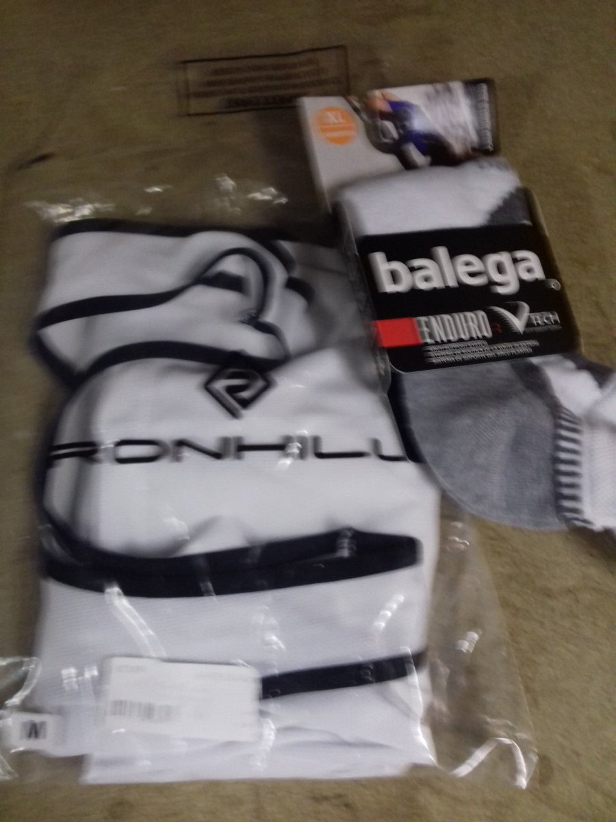aljaroo1874's tweet photo. @marathonbcm Rain or shine it's going to be great!!
Picked up my new #CAAC vest for @CorstorphineAAC and socks this morning
#CleanRunning https://t.co/SbValBENY2