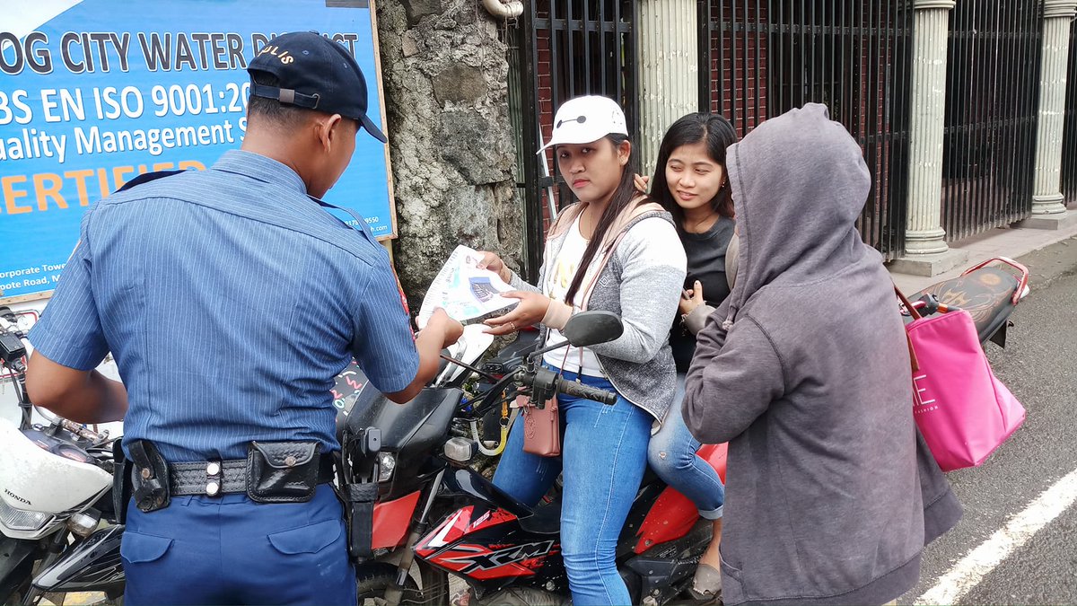 802ndmarpsta's tweet photo. April 30, 2018, Distribution of VAWC Flyers
#SuportPNPPATROLPlan2030
#SupportPNP-MGPATROLPlan2020
#SerbisyongMakatotohanan https://t.co/5DCCHxyaMZ