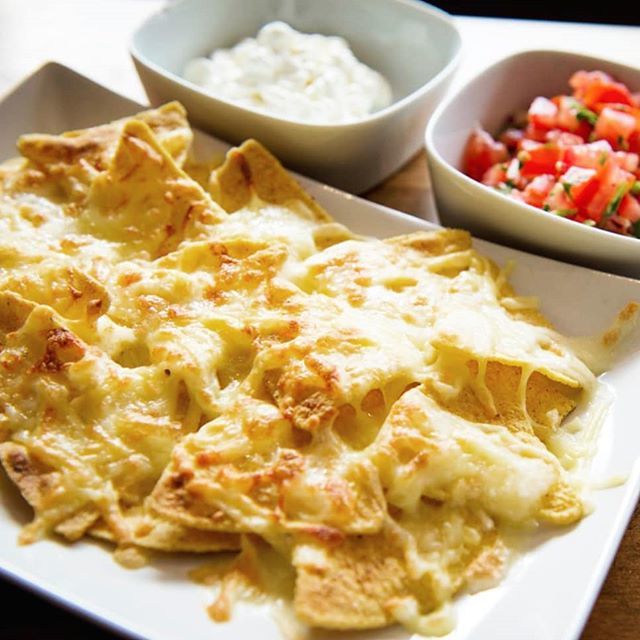 MexigoRest's tweet photo. NACHOS &amp; CHEESE 🧀 … name a more iconic duo, we’ll wait!
-
-
-
#Mexigo #MexigoBournemouth #Bournemouth #Mexican #MexicanFood #IconicDuo #IconicDuoMeme #Meme #Cheese #Nachos #CheesyNachos #CheeseNachos #Guacamole #SourCream #Salsa https://t.co/Sw7vKFopyz https://t.co/ZGTQujNVkV