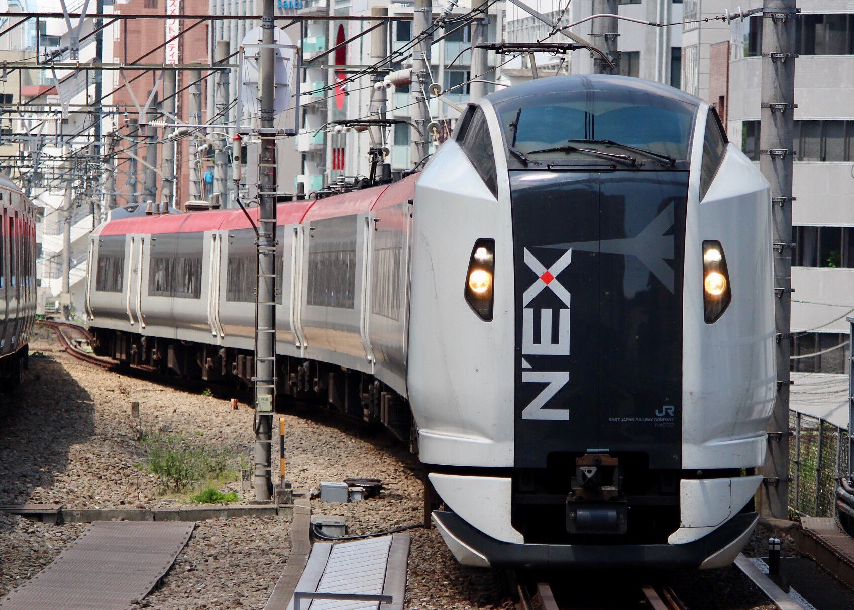 ぬ べ こ こ ふ ぉ と 18 4 30 湘南新宿ライン 2225m 特急成田エクスプレス25号 成田空港行き E259系鎌倉車横ｸﾗne003編成 恵比寿 T Co I9bl6i3oio Twitter