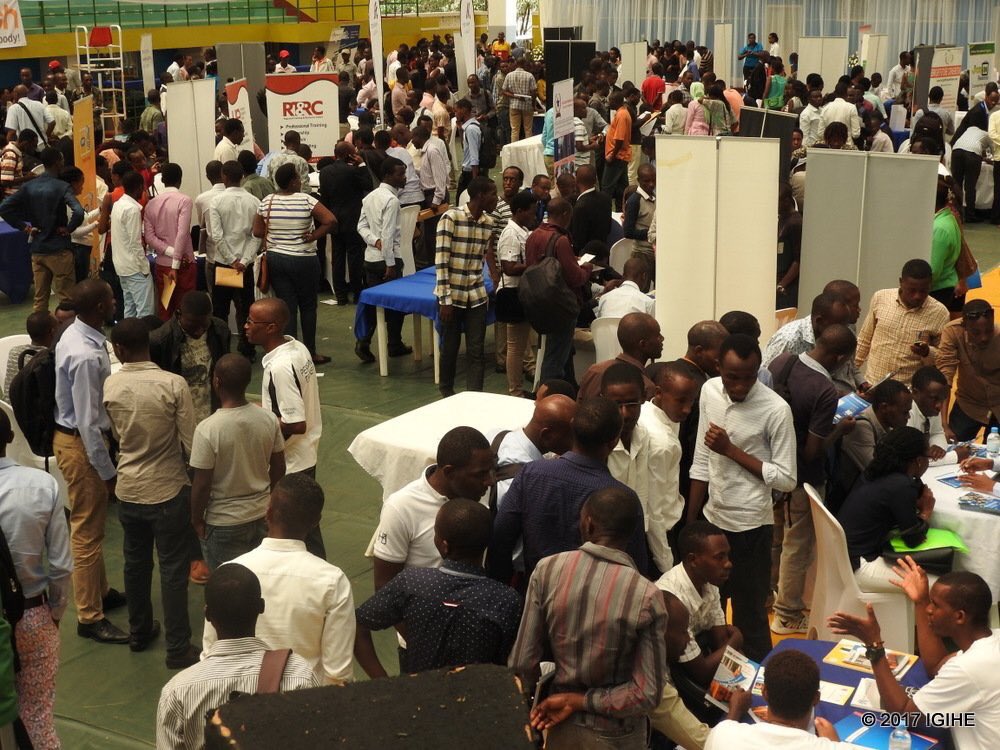 Fiona_Kamikazi's tweet image. Only 4 days to go!! Don’t miss the @CityofKigali JobNet an opportunity for employers to meet and network with the best talents in the country. #KigaliJobFair 3rd May 2018 at KCEV (camp Kigali) Register today kescjobnet.rw
