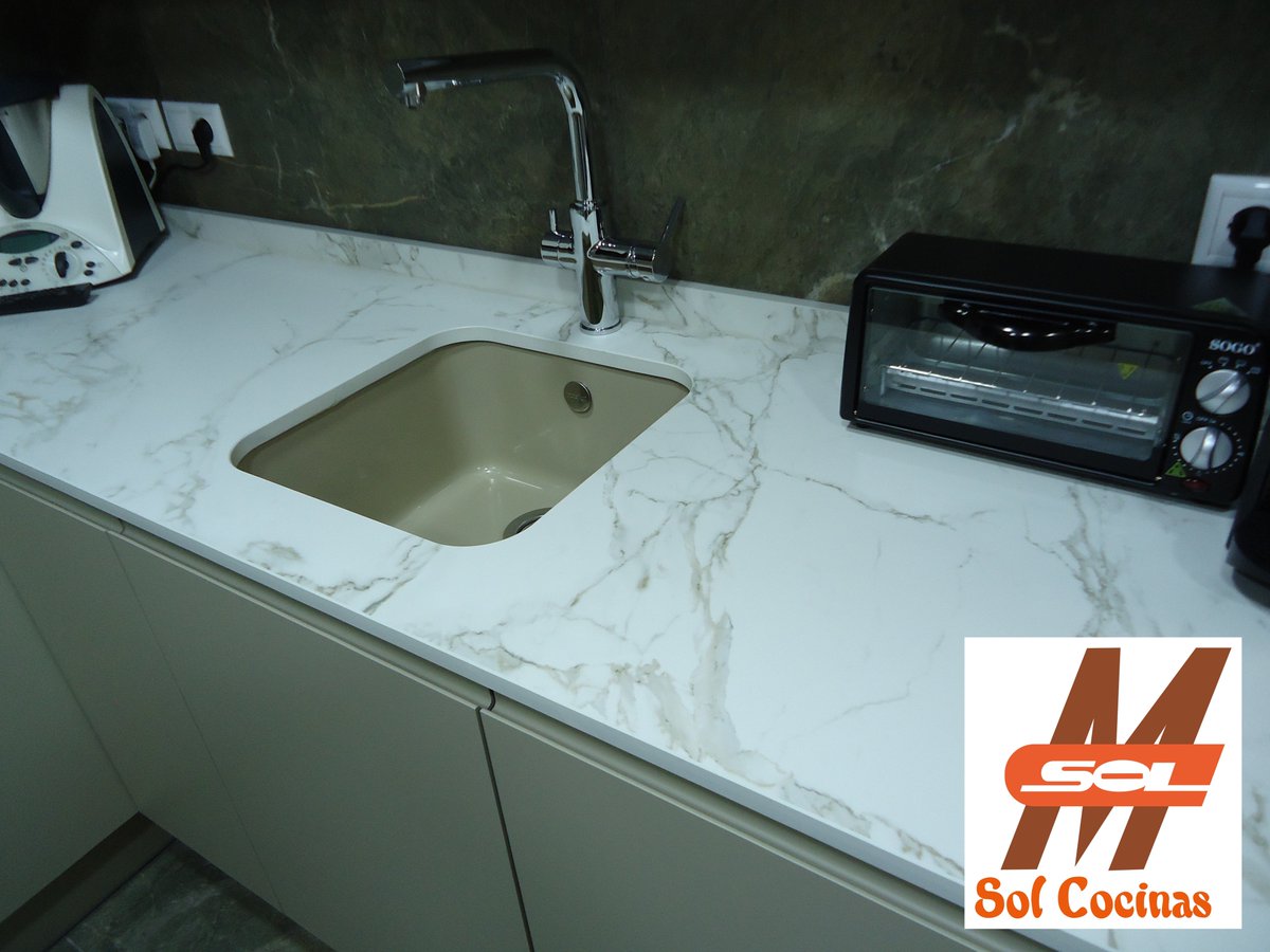 solcocinas's tweet photo. Buenos días!!
#cocina con puertas modelo Premium J y encimera @Dekton Entzo
#teayudamosenlacocina #Alicante https://t.co/C4MnLAx8Xf