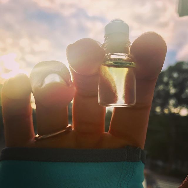 cocomotionmumma's tweet photo. Today I had the honor and pleasure of sharing my little bottles of goodness (aka Essential Oils) with an inspiring pediatric nurse, who has a passion to help others in a big way and make healthcare accessible to everyone 🙏 There were so many uh ha mo… https://t.co/UFnsusRSlh https://t.co/XXgzGRoQx4