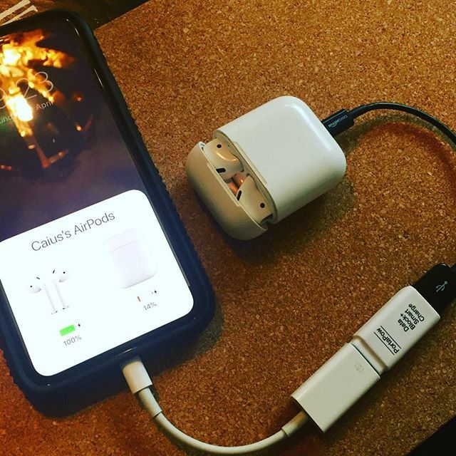 celltoo's tweet image. Charging my #AirPods from my #iPhone You need to use a #data blocker to make this work. Without it, it’ll error to “Airpods using too much power”. #Apple #Celltoo #BuySellRepair ift.tt/2KksZuV