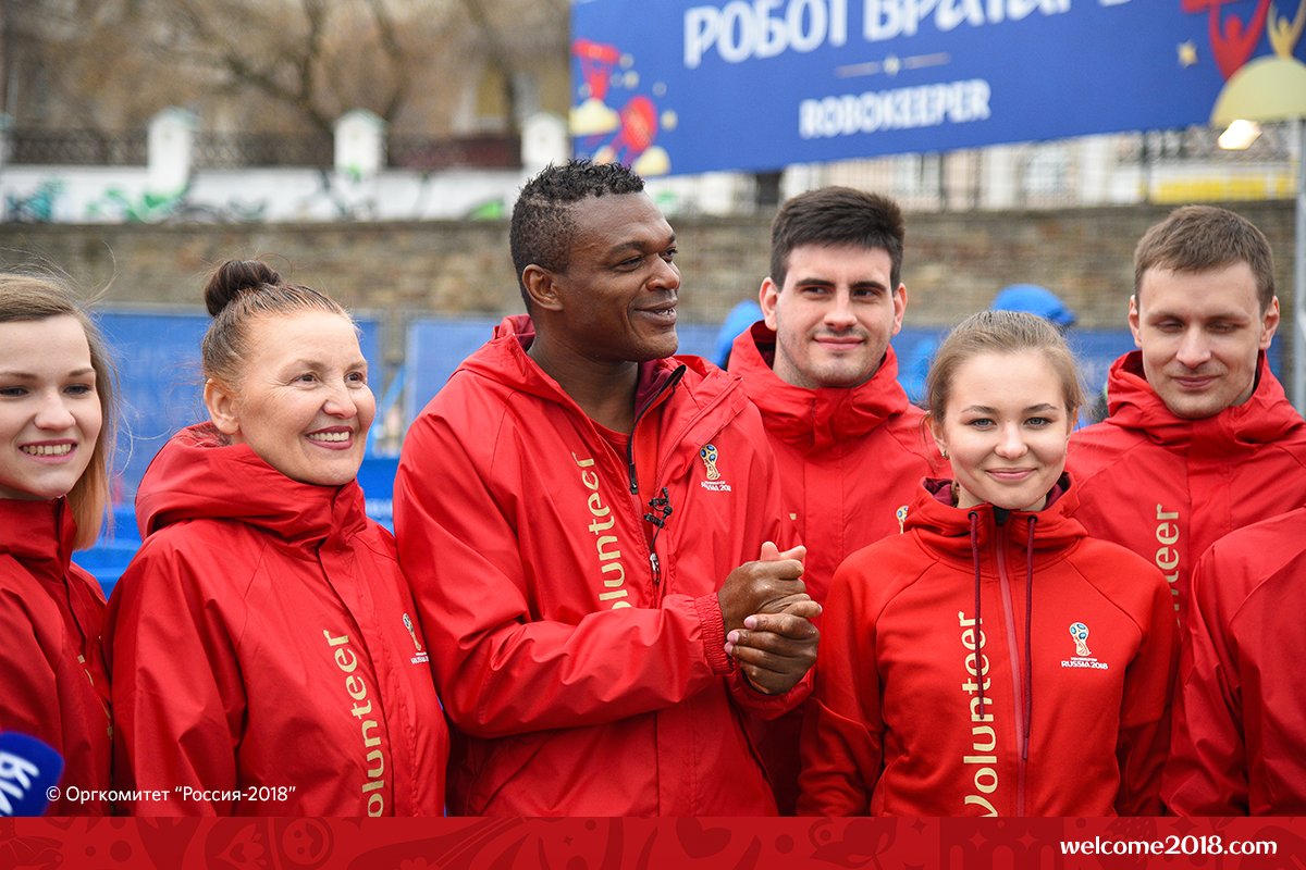 В Волгограде презентовали форму городских волонтеров Чемпионата мира по футболу FIFA 2018 в России™