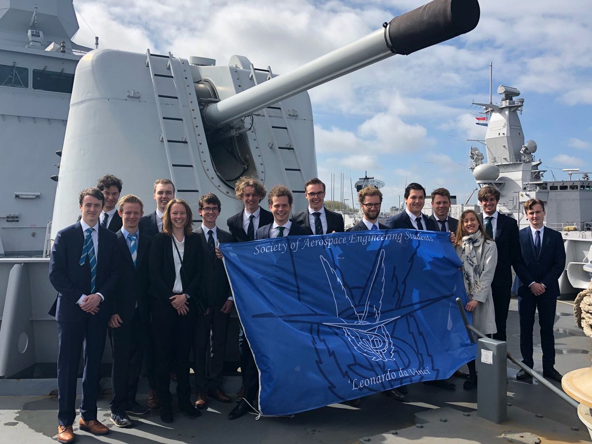Last Thursday, we visited the Royal Netherlands Navy to visit frigate "De Ruyter" and Maritime Airforcebase De Kooy to get in touch with the NH-90. As soon as we got a peek into the NH-90 we asked so many questions that we ran out of time. Thanks, <a href="/korpsmariniers/">Korps Mariniers</a> for the visit!