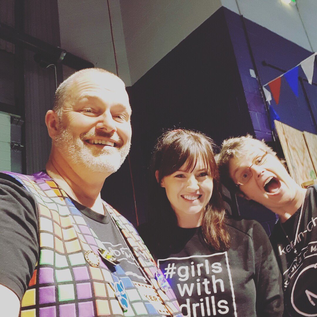 RuthAmos's tweet image. Was great to finally meet so many amazing makers in person, #makerfaireUK was lots of fun! 
Photos featuring: 
@ste5eu @DrLucyRogers @petenwood @ChickenGrylls @Maker_of_Things @SueArcher6 
💡🌟🚀🔧