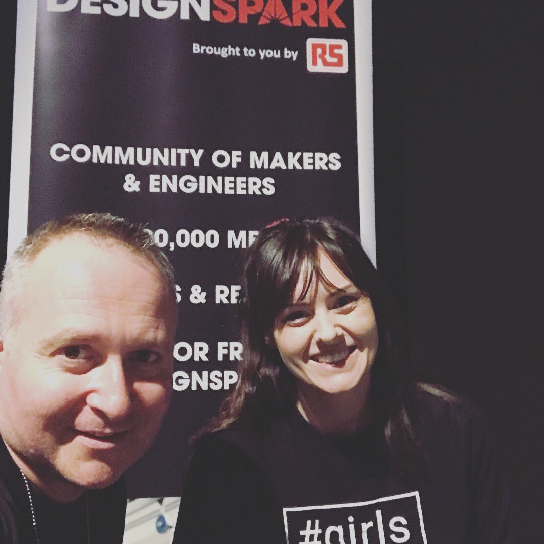 RuthAmos's tweet image. Was great to finally meet so many amazing makers in person, #makerfaireUK was lots of fun! 
Photos featuring: 
@ste5eu @DrLucyRogers @petenwood @ChickenGrylls @Maker_of_Things @SueArcher6 
💡🌟🚀🔧