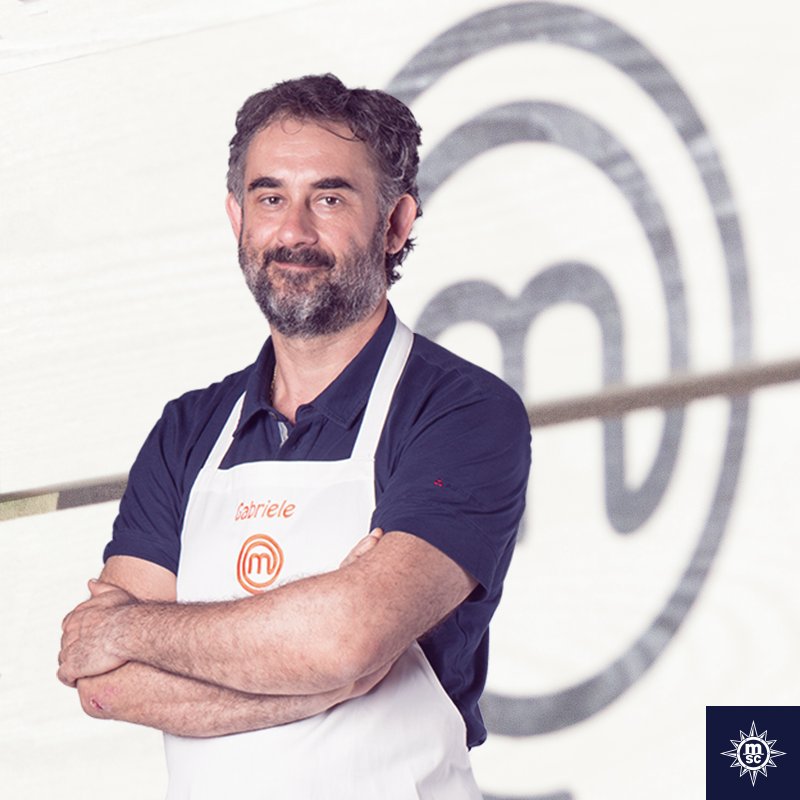 MSC_Crociere's tweet photo. Prenota una crociera su #MSCSinfonia e dai sfogo alla tua creatività in cucina con #MasterChefAtSea. Dal 7 luglio al 18 agosto si alterneranno a bordo i protagonisti di @MasterChefItalia: Alain Stratta, Gabriele Gatti e Mariangela Gigante. Scopri di più: https://t.co/7HFslCsRSH https://t.co/qdoUySe4Y7