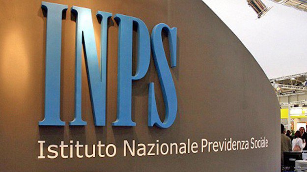 FisascatCisl75's tweet photo. #PartTimeVerticaleCiclico Approda al Parlamento Europeo la petizione @fisascat su riconoscimento diritti previdenziali Oltre 100mila lavoratori penalizzati da assenza normativa @pierraineri Battaglia di civiltà vs discriminazione lavoratori tempo parziale https://t.co/DEl1z0wR99 https://t.co/70wDM2tdkG
