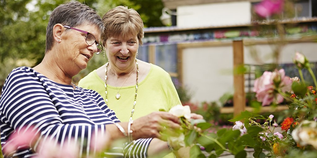 For people living with dementia, gardening can benefit their physical and mental health by keeping them active and helping them relax. Here's how we're helping garden centres become more dementia friendly: ow.ly/X4qn30jKk5Y #NationalGardeningWeek