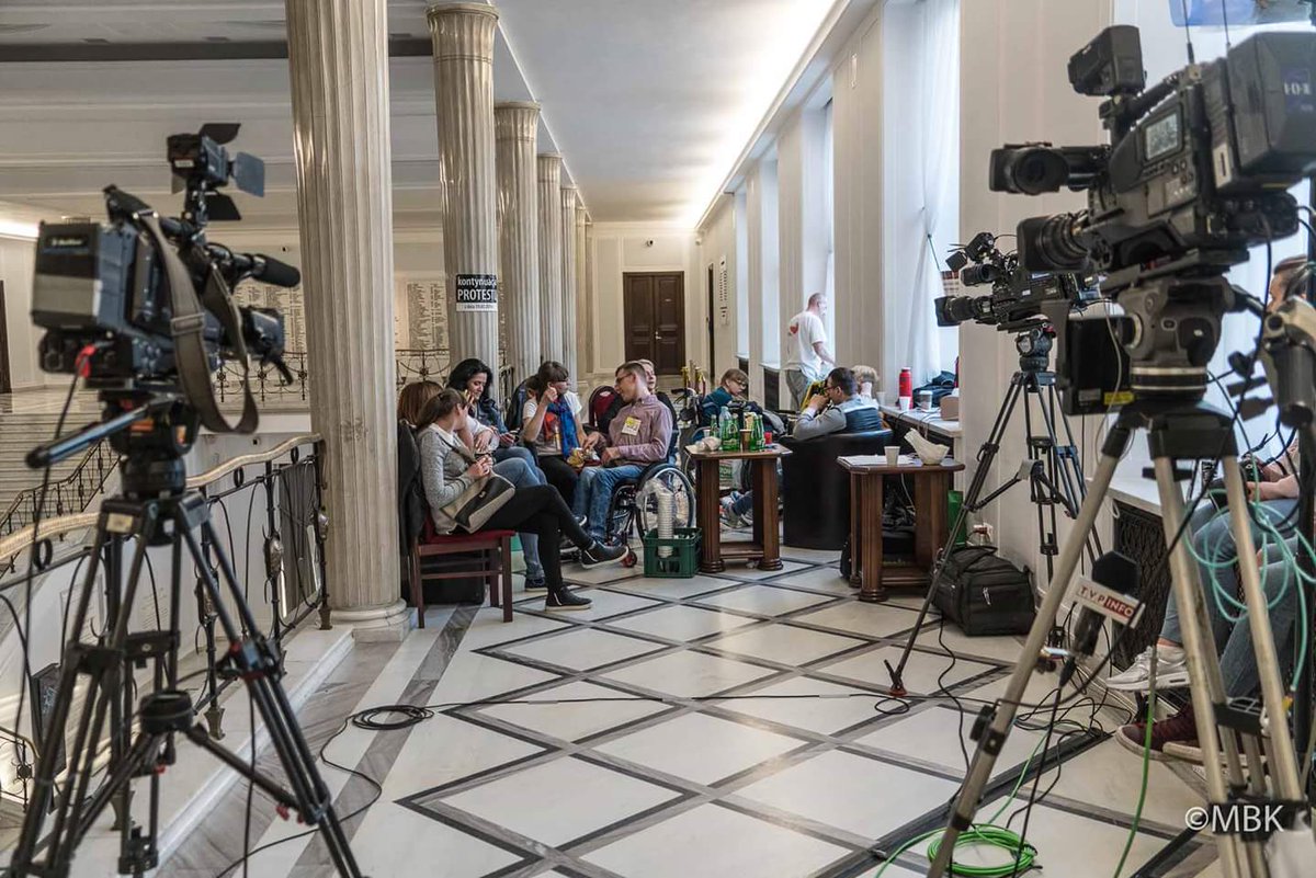 Warszawski Strajk Kobiet tweet media