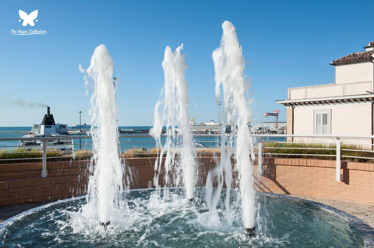L'acqua, il nostro elemento, la nostra identità. #Terrazzadellefontante #seeporthotel #ancona  seeporthotel.com