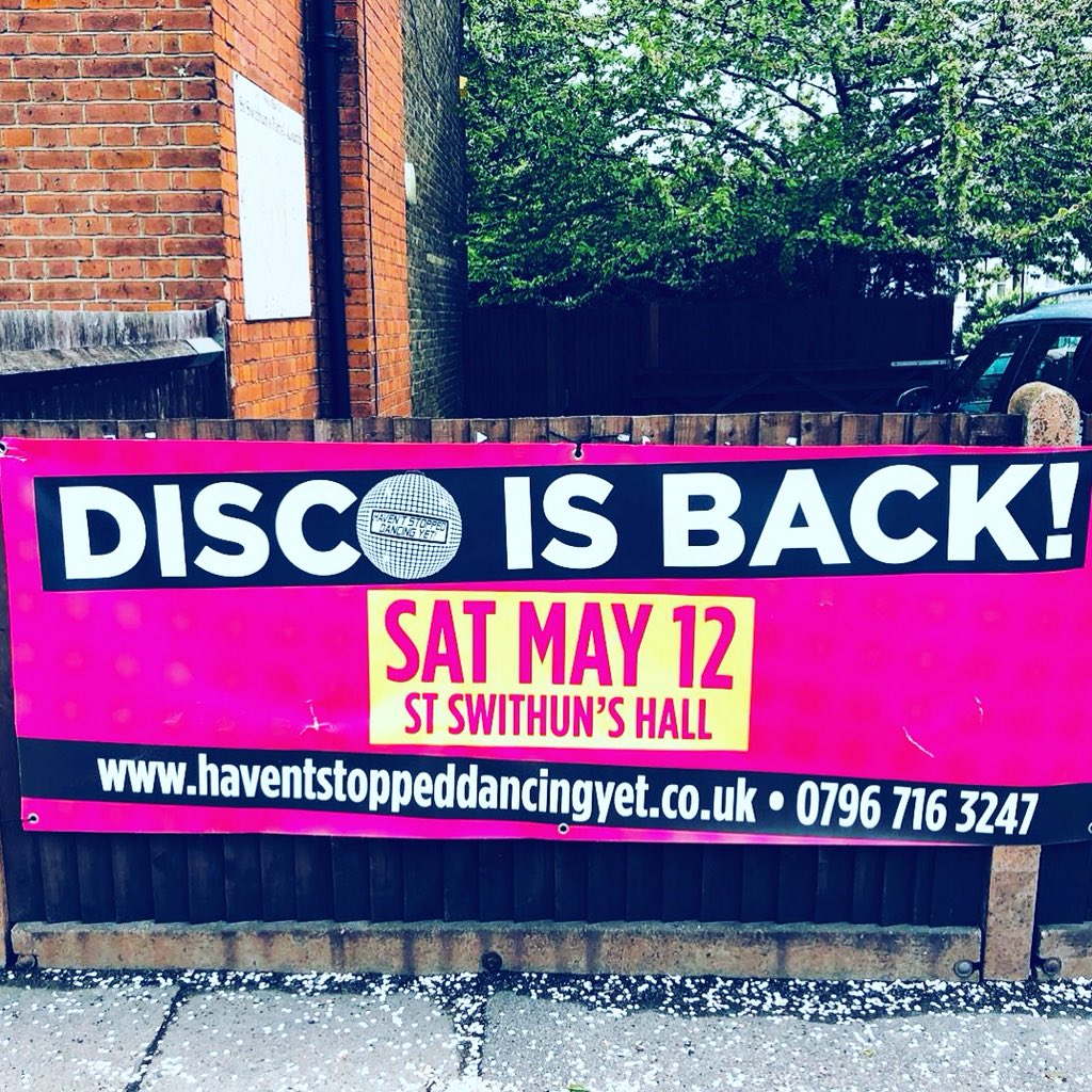 We need to have a disco in school, but we do not know what to come up with a new one Tell me what kind of competitions you can hold We need to have a disco in school, but we do not know what to come up with a new one Tell me what kind of competitions you can hold